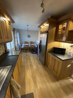 Kitchen: