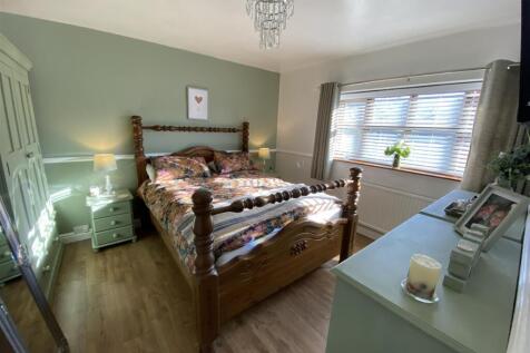 Bedroom no.1 front double: