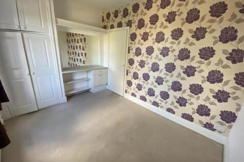 Bedroom no.1 front double: