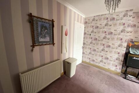 Bedroom no.1 rear double: