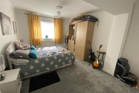 Bedroom no.2 rear double: