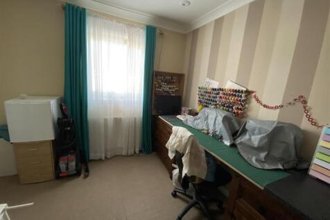 Bedroom no.3 front double: