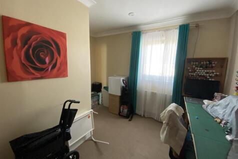 Bedroom no.3 front double: