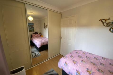 Bedroom no.3 side: