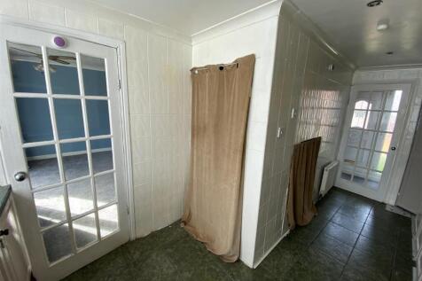 Kitchen: