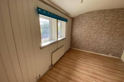 Bedroom no.2 rear double: