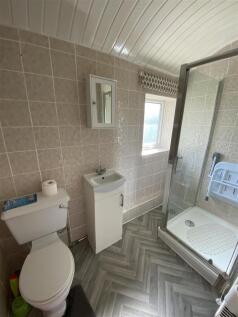 Shower room: