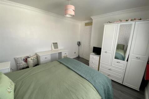 Bedroom no.2 rear double: