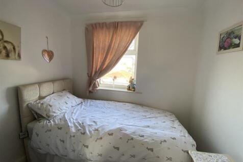 Bedroom no.3 rear: