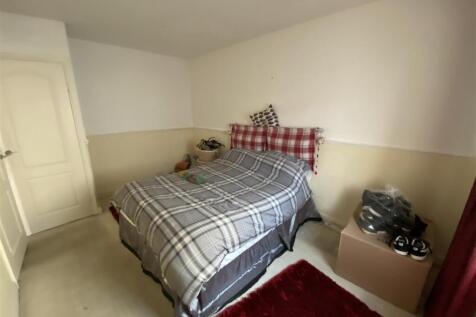 Bedroom no.1 front double: