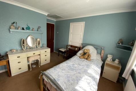 Bedroom no.1 rear double: