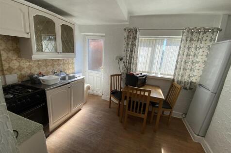 Kitchen: