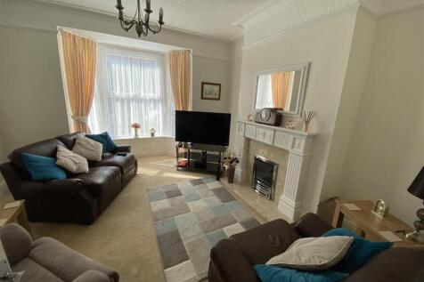 Lounge: