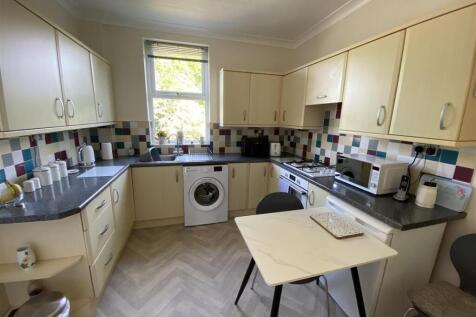 Kitchen: