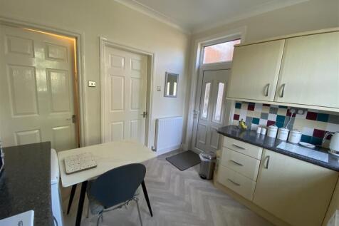 Kitchen:
