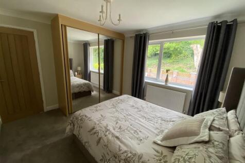 Bedroom no.2 rear double: