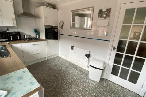 Kitchen: