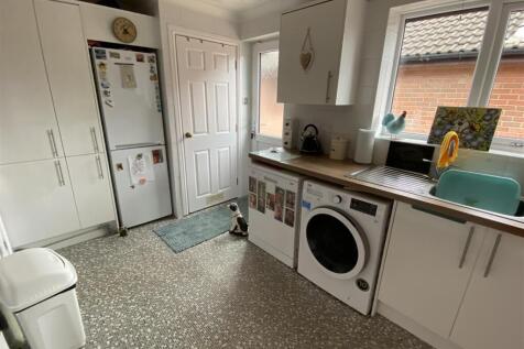 Kitchen: