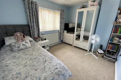 Bedroom no.2 rear double: