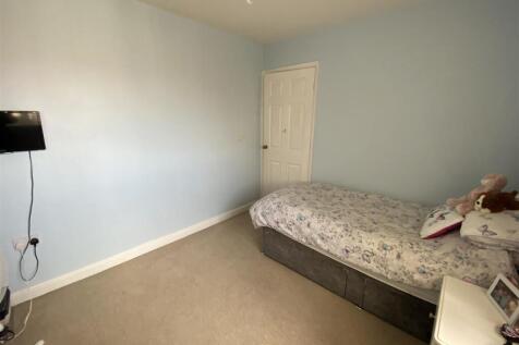 Bedroom no.2 rear double: