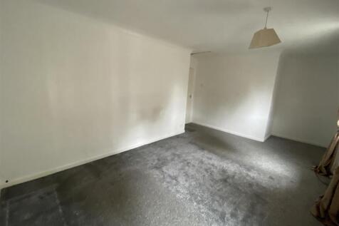 Bedroom no.1 front double: