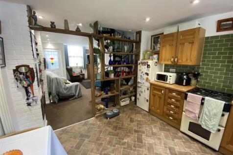 Kitchen: