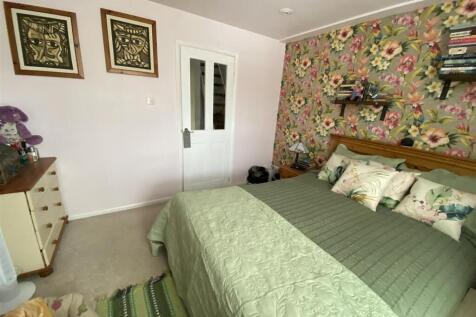 Bedroom no.1 front double: