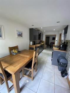 Kitchen: