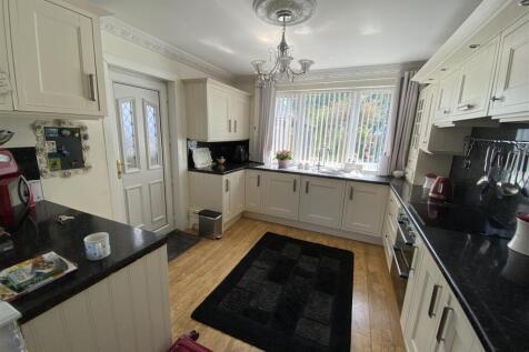 Kitchen: