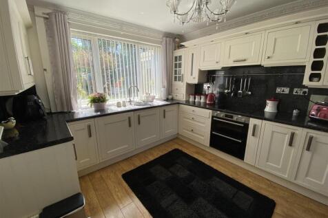 Kitchen:
