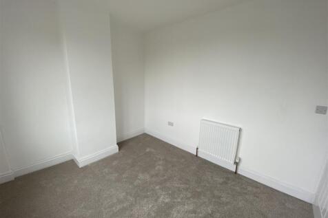 Bedroom no.2 rear double: