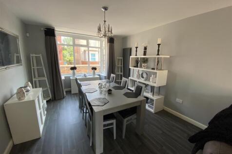 Lounge/diner: