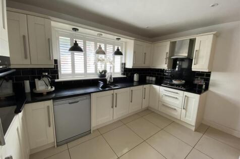 Kitchen: