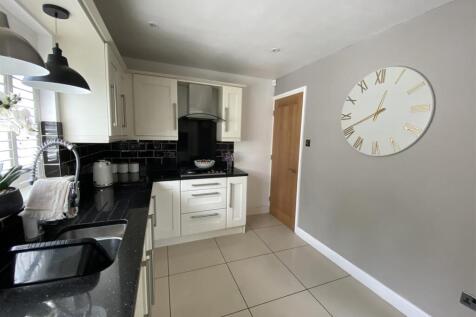 Kitchen: