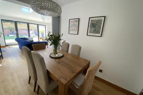 Sun Lounge with Dining Area::