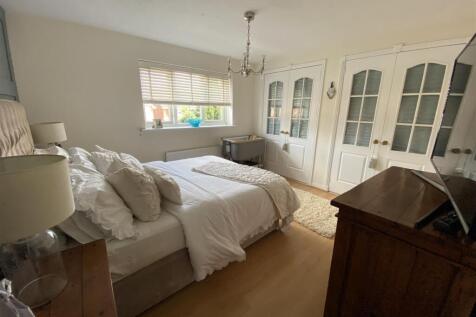 Master bedroom front double: