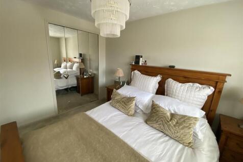 Bedroom no.1 rear double:
