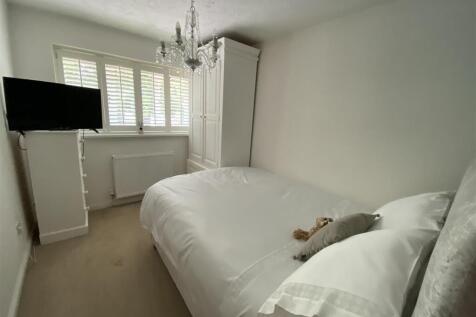 Bedroom no.2 front double: