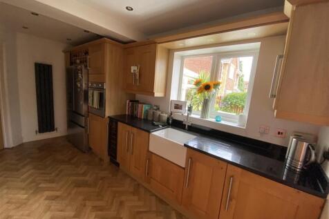 Kitchen: