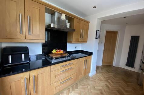 Kitchen: