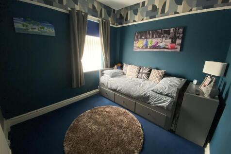 Bedroom no.2 rear double: