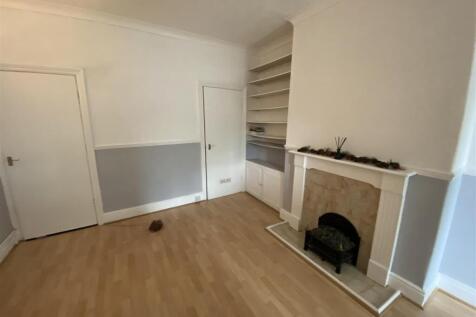 Dining room: