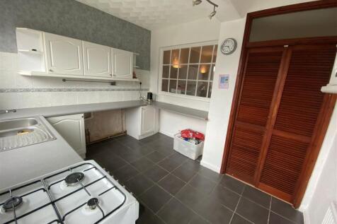 Kitchen: