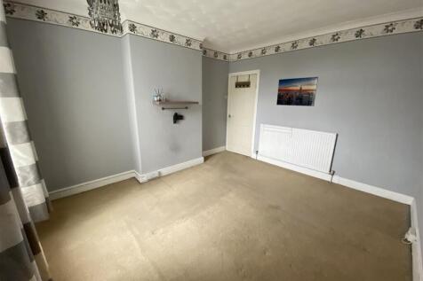 Bedroom no.1 front double: