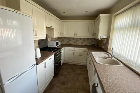 Kitchen: