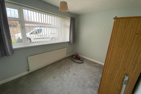 Bedroom no.2 rear double: