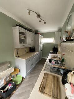 Kitchen: