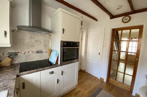 Kitchen: