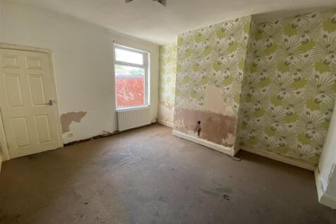Dining room: