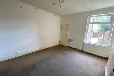 Dining room:
